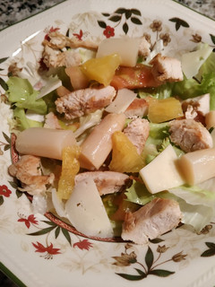 Una foto de Ensalada de pollo