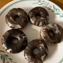 A picture of Choco marble Donuts.