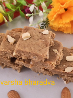 गुड़ ड्राई फ्रूट पाक (gur dry fruit pak recipe in Hindi) रेसिपी मुख्य फोटो