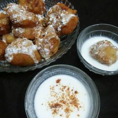 A picture of Dahi vada.