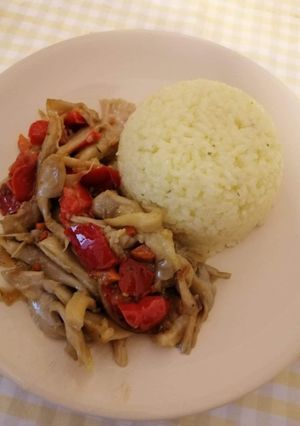 O poză a rețetei Ciuperci pleurotus cu legume și orez.