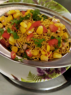 કોર્ન ચાટ (Corn Chaat Recipe In Gujarati) રેસીપી મુખ્ય ફોટો
