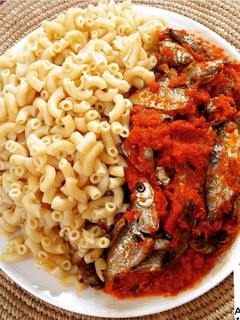 A picture of Macaroni with stew.