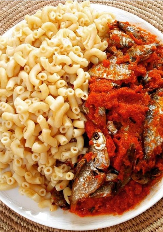 A picture of Macaroni with stew.