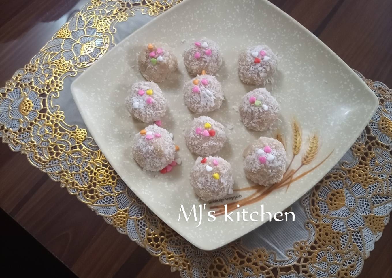 Coconut ladoo