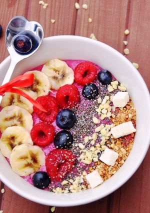 Une photo de Smoothie bowl aux fruits rouges