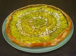 Foto di Torta salata con zucchine feta e timo limone