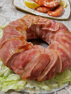 Una foto de Corona de carne y bacon