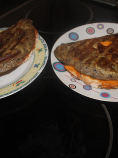 Una foto de Tortilla de alcachofas con cebolla