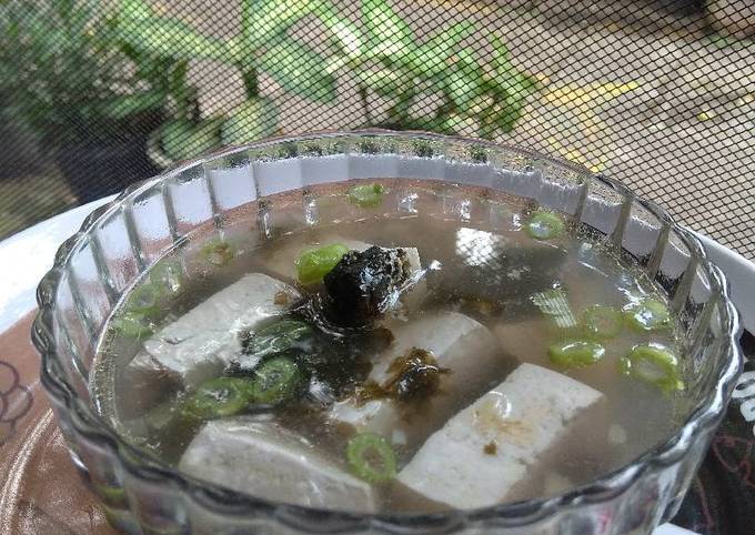 Sup Rumput Laut (미역국) Miyeoggug