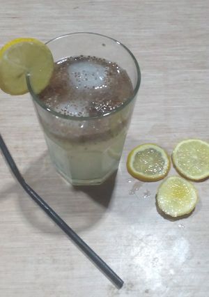 Una foto de Limonada con chía