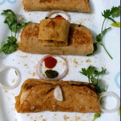 A picture of Bromellite Veggie Rolls.