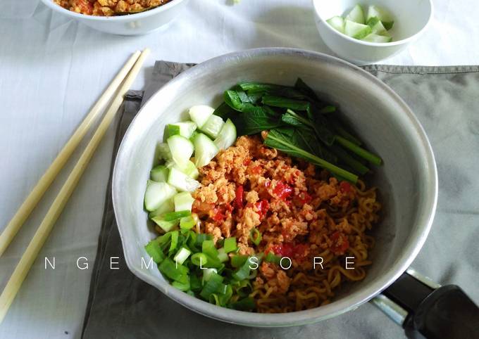 Resep Mie Yamin Ayam Rica oleh Rifqi Maulana Adi - Cookpad