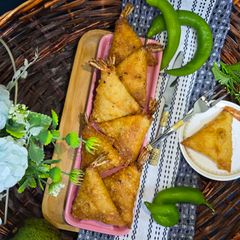 A picture of Prawn Samosas.
