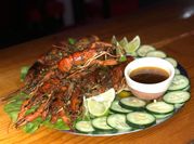 Una foto de cocina fusion mariscos