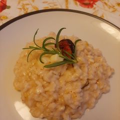 Taleggio and black figs risotto A picture of Taleggio and black figs risotto.