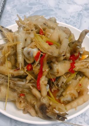 Hình của món Young mango chicken legs with thai sauce.