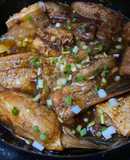 Vây cá hồi kho tiêu