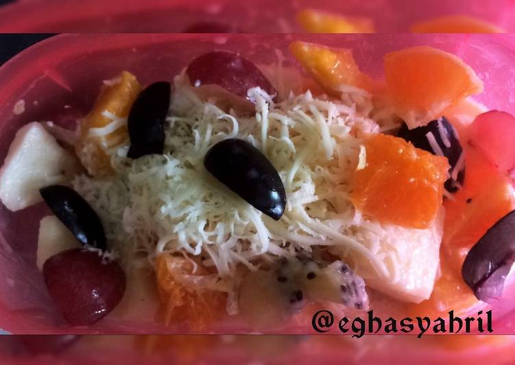 Langkah Mudah untuk Membuat Yogurt Fruit Salad yang Bisa Manjain Lidah