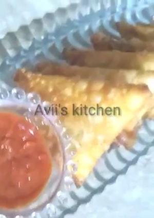 A picture of Pizza samosa.