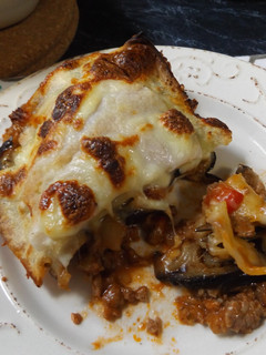 Una foto de Pastel de berenjena y carne