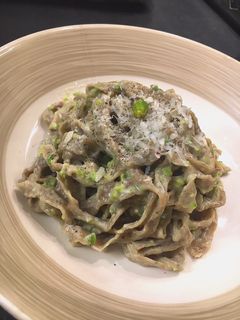 Foto di Tagliatelle al caffè con crema di pistacchi