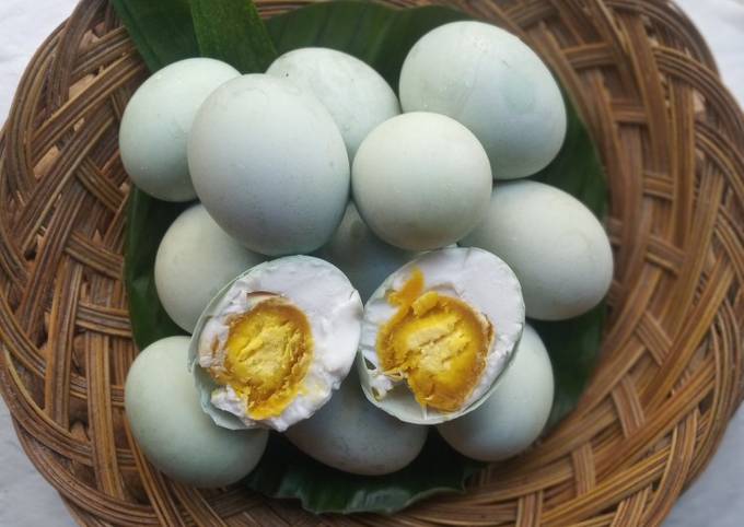 Resep Telur Asin Bawang Putih Oleh Meieka - Cookpad