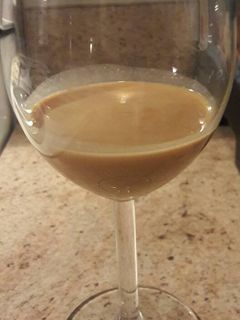 Una foto de Licor de dulce de leche. Hecho con vodka