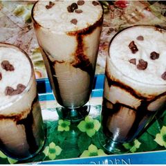 Oreo chocolaty milk shake A picture of Oreo chocolaty milk shake.
