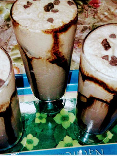 A picture of Oreo chocolaty milk shake.