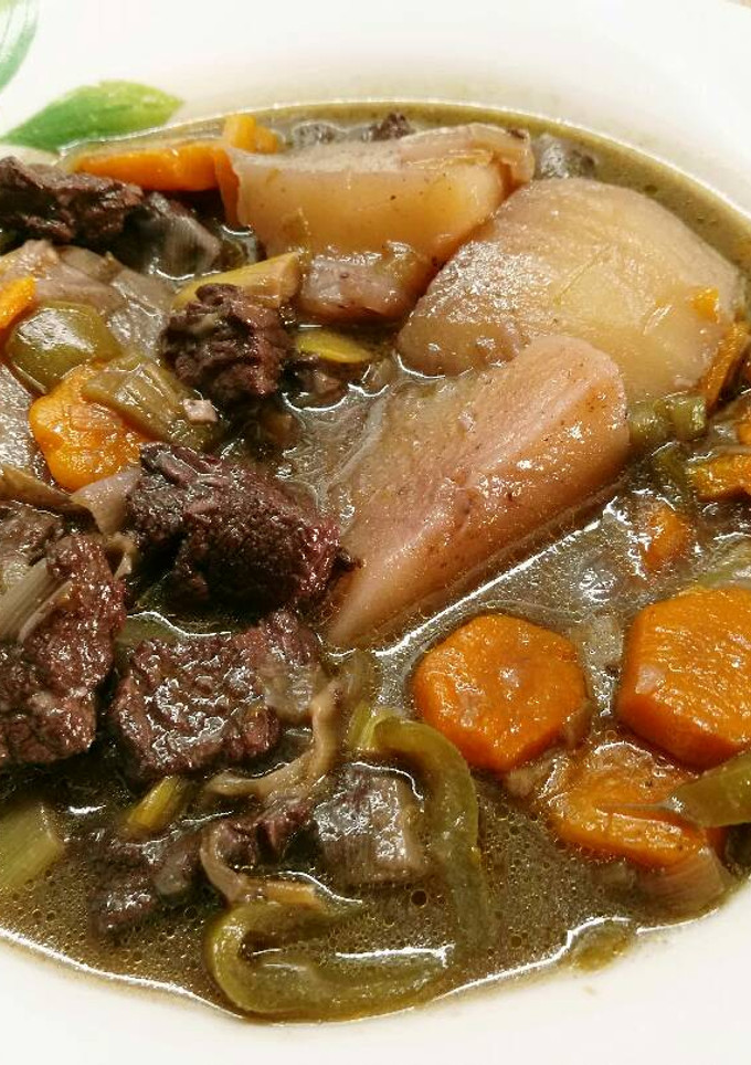 Una foto de Ternera estofada con verduras