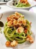 Spaghetti alla crema di broccolo e gamberoni