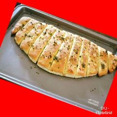 A picture of Garlic Bread.