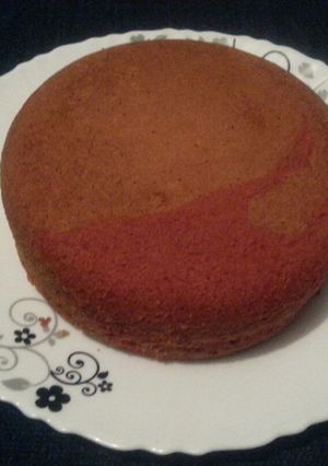 A picture of Strawberry cake# author Marathon/4 weekschallenge#.