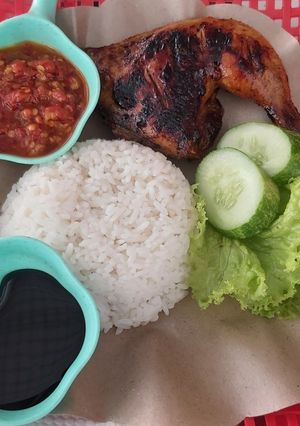 Foto resep Ayam Bakar dengan Nasi Putih