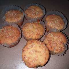 A picture of Bolu Tape Topping Keju.