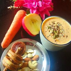 A picture of Apple oats carrot smoothie.