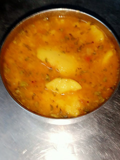 आलू टमाटर की सब्जी (Aloo Tamatar ki sabzi recipe in hindi) रेसिपी मुख्य फोटो