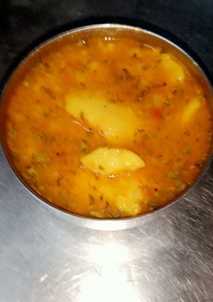 आलू टमाटर की सब्जी (Aloo Tamatar ki sabzi recipe in hindi) रेसिपी मुख्य फोटो