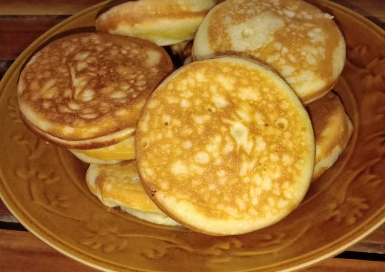 Apam bale (apam menado)