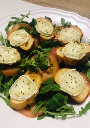 Une photo de Salade au chèvre chaud