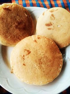 सूजी डोरा केक (Suji Dora Cake recipe in Hindi) रेसिपी मुख्य फोटो