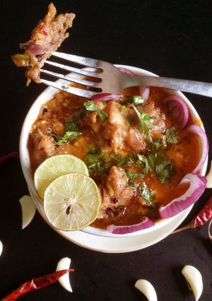 A picture of Masala dahi chicken.