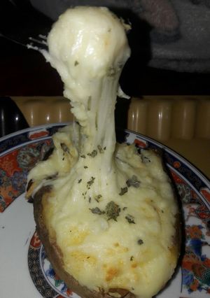 صورة لوصفة البطاطا المحشية بالجبن 😋😍