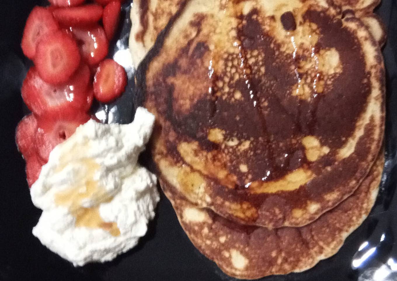 Tortitas americanas con Nata, Fresas y Sirope de Arce