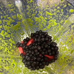 A picture of Berry Green Smoothie.