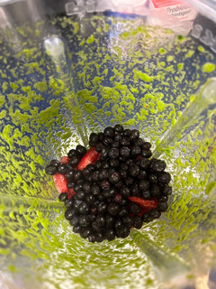 A picture of Berry Green Smoothie.