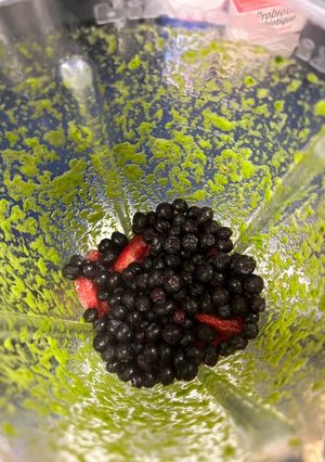 A picture of Berry Green Smoothie.