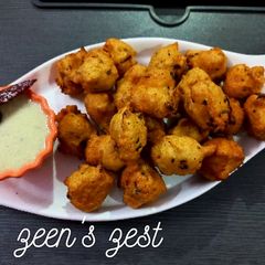 A picture of Hyderabadi Daal Maash Bhajiye.