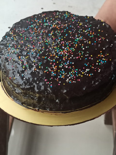 चॉकलेट केक विथ पेस्ट्री (chocolate cake with pastry recipe in marathi) रेसिपी चे मुख्य फोटो